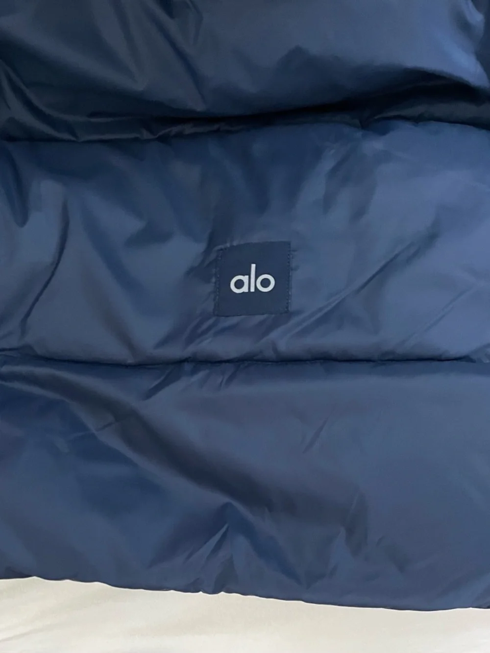 Alo Yoga NWT Gold Rush Puffer Jacket Navy Blue Size M